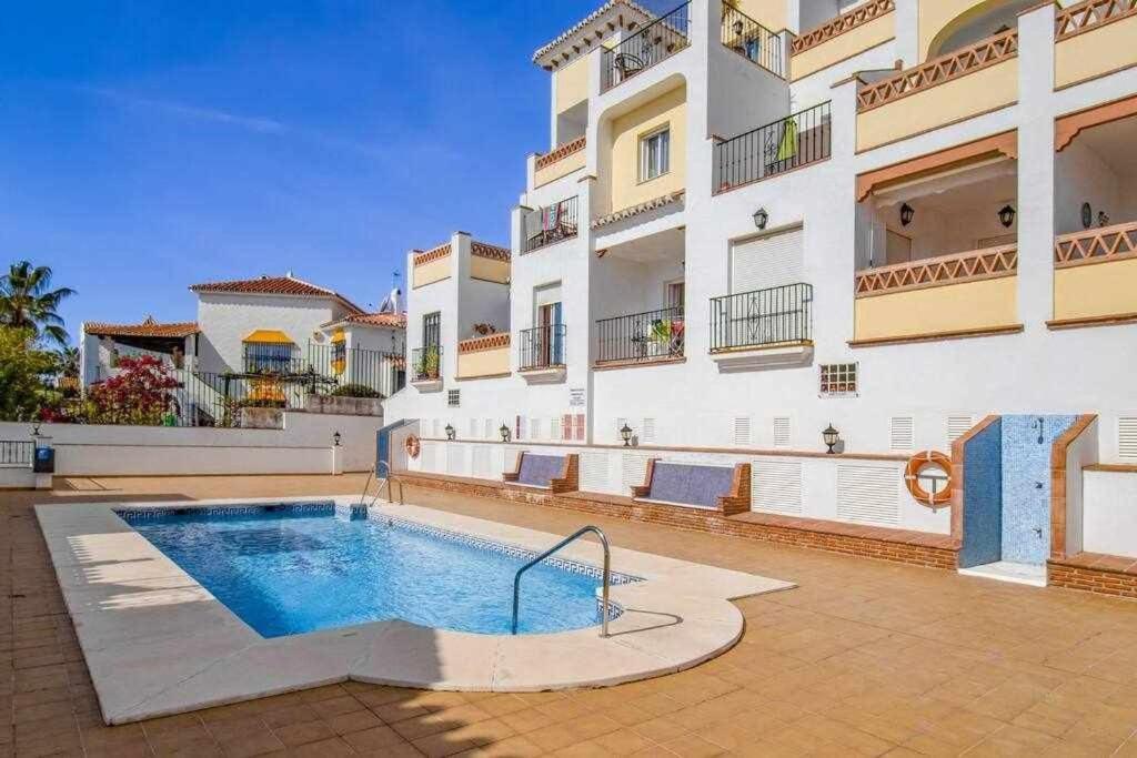 Apt Nerja Chimenea With Ocean View, A/C, & Fiber Apartamento Exterior foto