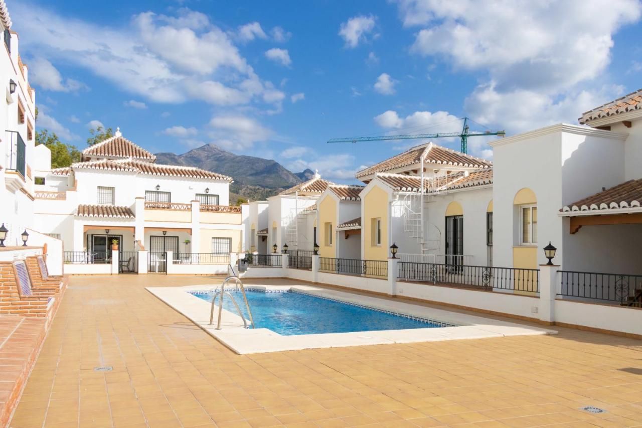 Apt Nerja Chimenea With Ocean View, A/C, & Fiber Apartamento Exterior foto
