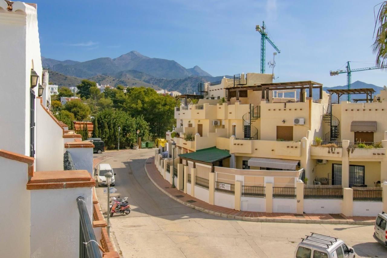 Apt Nerja Chimenea With Ocean View, A/C, & Fiber Apartamento Exterior foto